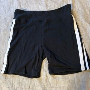 SO. XL. biker shorts.